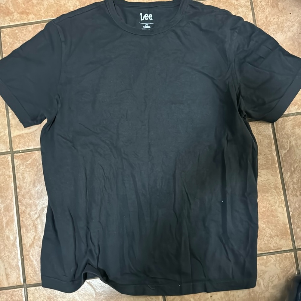 🌹Men’s Lee Shirt Large